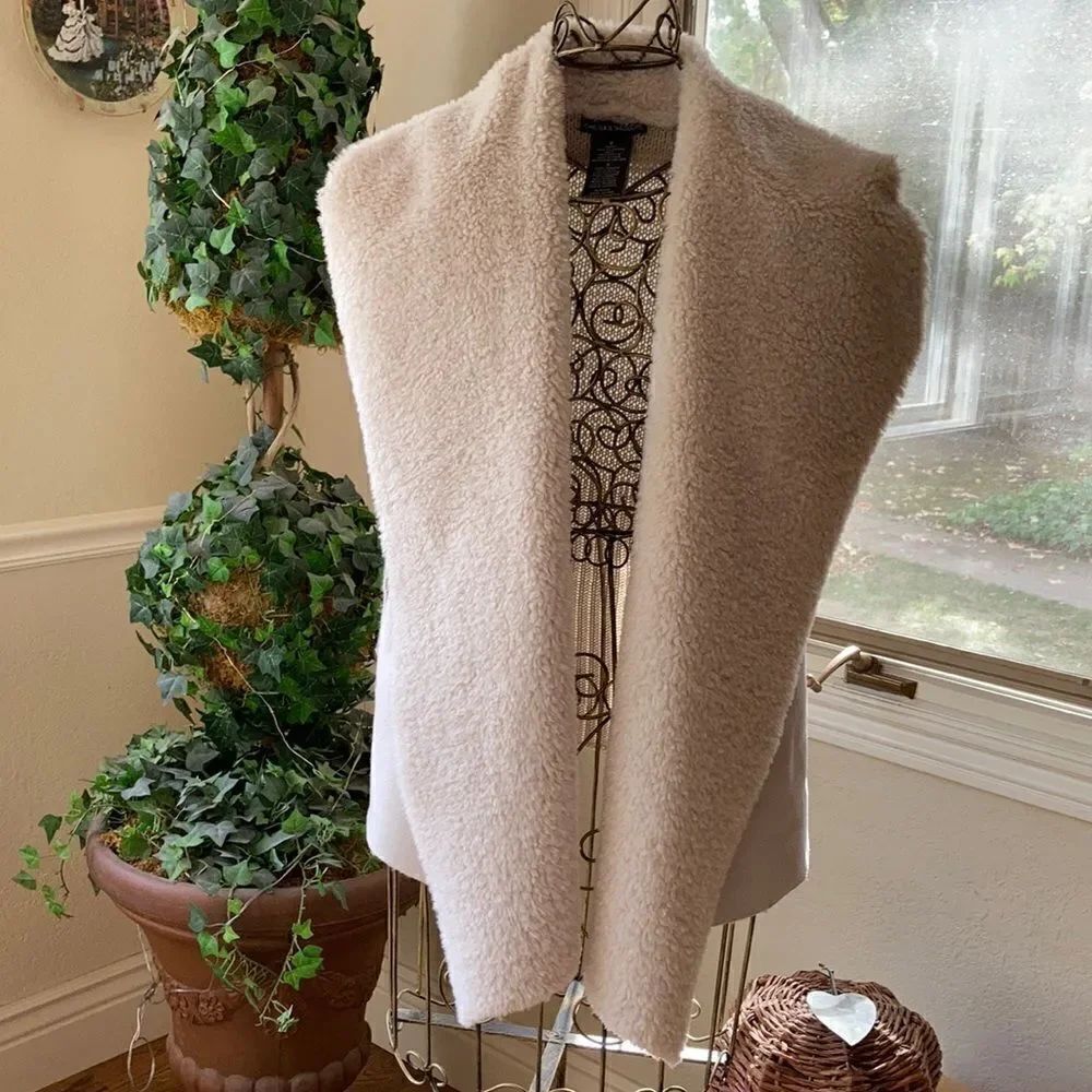 Chelsea&Theodore Faux Shearling Sweater Vest Sz S